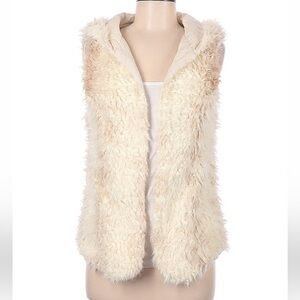 Dylan Luxurious Faux Fur Open Vest Ivory & Bown
Hooded Super Soft